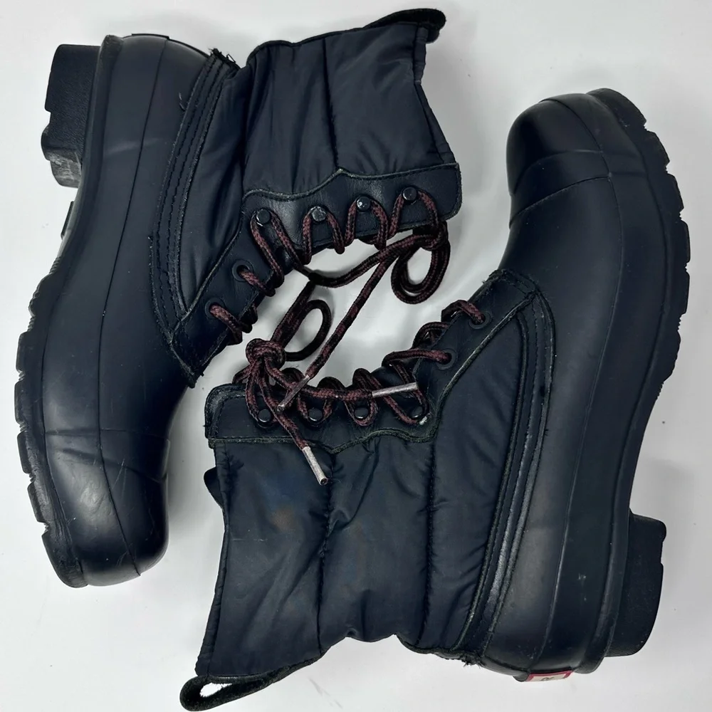 Women’s Hunter Black Lace-Up Boots size 8